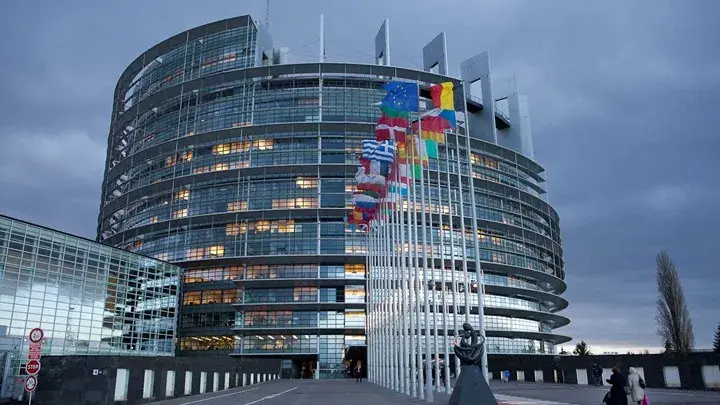 Ψηφιακή Περιήγηση στο Ευρωπαϊκό Κοινοβούλιο - Εκπαιδευτήρια Ν. Ζαγοριανάκου